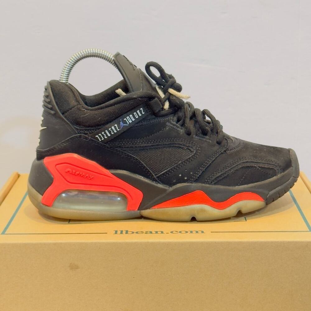 Nike Jordan Point Lane Kids Size 5 Black Infrared Basketball Sneakers Athletic